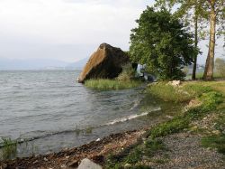 Il Sasso Cavallaccio, uno dei massi erratici di Ranco, sul Lago Maggiore