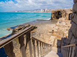 Il sito archeologico del Castello del Mare di Sidone, Libano. Il panorama che si può osservare è uno dei più pittoreschi sulle acque del Mediterraneo.
