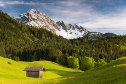 Il Tauernspitz vicino a Reutte nella regione del Tirolo in Austria