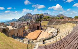 Il Teatro Antico di Taormina uno dei siti archeologici più belli della Sicilia