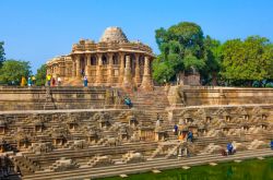 Il Tempio del Sole, Modhera. Siamo nello stato del Gujarat in India. - © Sharad Raval / Shutterstock.com