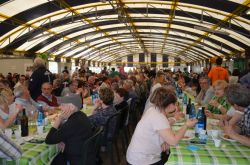 Il tendone gastronomico della Sagra delle Rane fritte di San Ponso, Piemonte