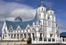 Il tetto e le cupole azzurre della chiesa metodista di Apia, Samoa.



