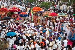 Il Timkat Festival a Addis Abeba, Etiopia. In questa occasione le strade delle città e dei villaggi si riempiono di processioni - © Matej Hudovernik / Shutterstock.com