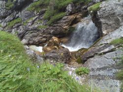 Il torrente della cascata di Gares, Dolomiti agordine, Veneto