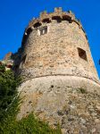 Il torrione circolare del castello di Levanto, Liguria. Questa costruzione difensiva faceva parte delle antiche mura della città.
