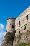 Il torrione del Castello Aragonese di  Vairano Patenora in Campania