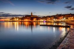 Il tramonto a Umago, località di mare dell'Istria nord-occidentale. Siamo in Croazia, non distanti dal confine con la Slovenia.
