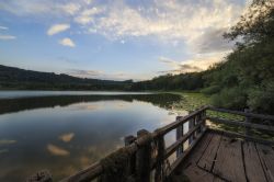 Il tramonto ai Laghi di Monticchio in Basilicata - © Gianluca Foto/ Shutterstock.com