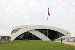 Il Veteran's Memorial Museum a Columbus, Ohio. Completato nell'ottobre 2018, rappresenta una delle principali attrazioni turistiche cittadine - © aceshot1 / Shutterstock.com