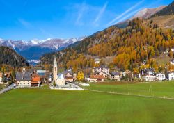 Il villaggio di Bergun in Svizzera: è balzato all'attenzione delle cronache per aver istituito un divieto di scattare fotografie nel suo territorio, pena una multa di 5 franchi, per ...