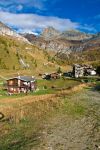 Il villaggio di Cheneil vicino a Valtournenche, in Valle d'Aosta
