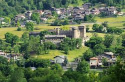 Il villaggio di Fenis ed il Castello medievale: 