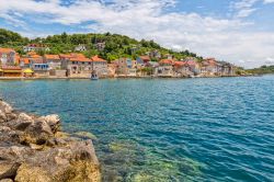 Il villaggio di Luka isola di Prvic in Dalmazia, nei pressi di Sibenico (Croazia)