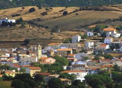 Il villaggio di Lula tra le montagne orientali della Sardegna