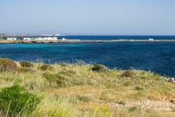 Il villaggio di Punta Longa a Favignana dove si trova una bellla spiaggia delle Egadi (Sicilia)