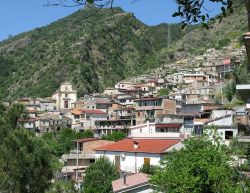 Il villaggio di San Luca in Aspromonte, provincia di Reggio Calabria - © Jacopo Werther, CC BY-SA 4.0, Wikipedia