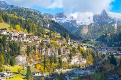 Il villaggio di Santa Cristina in Val Gardena, siamo nella regione del Trentino Alto Adige.
