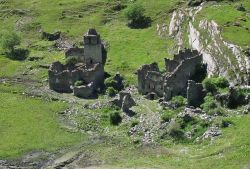 Il villaggio fantasma di Fornet in Valgrisenche, Valle d'Aosta.
