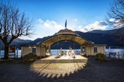 Imbarcadero di Mandello del Lario al tramonto