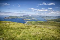 Una bella immagine di Valentia Island lambita dalle acque dell'Oceano Atlantico, Irlanda.



