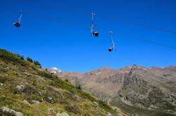 Impianti di risalita in Val Senales, Trentino Alto Adige. Il paesaggio che si può ammirare dalle seggiovie della Val Senales è fra i più suggestivi di tutta la regione trentina: ...