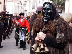In Barbagia, nel centro orientale della Sardegna, il periodo del carnevale offre numerose feste e manifestazioni folkloristiche - © Giuma / Shutterstock.com