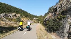 In sella alle due ruote lungo la Véloroute du Calavon - © Gilles Rouland