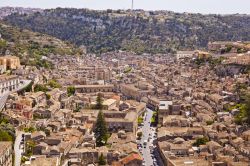 In volo sulla città di Modica, gioiello barocco della Sicilia