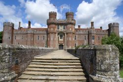 Ingresso al Castello di Herstmonceux nel sud ...