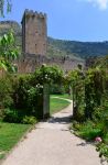 Ingresso al Giardino della Ninfa, attrazione indiscussa di Cisterna di Latina nel Lazio. - © ValerioMei / Shutterstock.com
