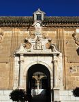 Ingresso al Posito Municipal di Osuna, Andalusia, Spagna. Questo antico deposito costruito nel XVIII° secolo serviva al Comune per immagazzinare il grano fino a quando nel 1833 venne trasformato ...