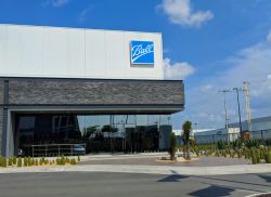 Ingresso alla Ball Corporation del Guadalupe Industrial Park alla periferia di Monterrey, Messico - © Luke.Travel / Shutterstock.com