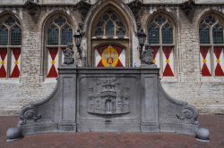 Ingresso allo storico Municipio di Middelburg, Olanda: realizzato in stile tardo gotico, è ritenuto uno degli edifici più belli dell'intero paese.

