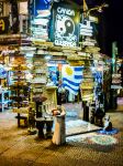 Ingresso di un locale in Gorlero Street a Punta del Este, Uruguay, fotografato by night - © DFLC Prints / Shutterstock.com