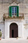 L'ingresso di un palazzo signorile a Montescaglioso in provincia di Matera - © Mi.Ti. / Shutterstock.com
