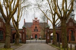 Ingresso principale dell'ex miniera Zeche Zollern di Dortmund, Germania. Nel 1968 questo complesso è stato risparmiato dalla demolizione per la sua inusuale architettura con cupola ...