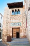 L'ingresso dell'Università di Toledo. In città, sin dal 1985, hanno sede alcune facoltà dell'Università di Castiglia-La Mancia, che ha altre sedi a Cuenca, ...