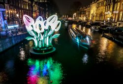 Ogni anno sono sempre di più le installazioni del Festival delle Luci di Amsterdam che usano le tecnologie all’avanguardia come i LED, capaci di offrire spettacolari risultati abbattendo ...