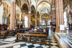 Interno della Basilica di San Zeno a Verona - L'intero edificio ecclesiastico richiama l'arte romanica in ogni suo aspetto. In modo particolare l'interno della Basilica di S. Zeno ...