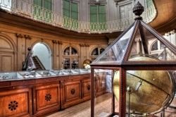 Interno del famoso Museo Teylers a Haarlem, Olanda. Il più antico museo dei Paesi Bassi si trova nell'edificio dove era vissuto Pieter Teyler van der Hulst, ricco mercante di stoffe ...