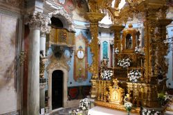 Interno del santuario mariano di Nostra Signora di Aires, Viana do Alentejo (Portogallo) - © Joaquin Ossorio Castillo / Shutterstock.com