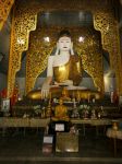 Interno del Wat Jong Kham a Mae Hong Son (Thailandia): si tratta di uno dei luoghi sacri in stile Shan/Burmese.
