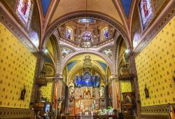 Interno della basilica dell'Immaculada Corazon de Maria a Guanajuato, Messico. La sua costruzione venne iniziata nel 1700 e terminata nel 1775 - © Bill Perry / Shutterstock.com