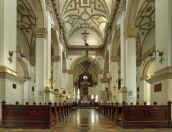 Interno della cattedrale della Resurrezione e dell'Apostolo Tommaso a Zamosc, Polonia. Questo maestoso edificio religioso venne costruito nel cuore di Zamosc alla fine del XVI° secolo.

 ...