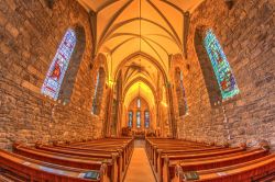 L'interno della cattedrale di Dornoch, Scozia. Venne eretta nel 1224 per volere del vescovo Gilberto; distrutta nel 1570 durante le guerre di religione, la chiesa fu ricostruita come parrocchia ...