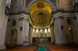 Interno della chiesa dell'Assunzione di Ceglie Messapica, Puglia.
