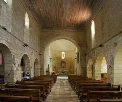Interno della chiesa di Saint Vivien nel villaggio di Pons, Francia. Questa località si trova sulla strada per Santiago de Compostela. 
