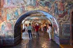 Interno della chiesa di San Demetrio sul Sangue a Uglich, Russia. Sul sito dove Dmitrj, figlio minore di Ivan il Terribile, fu ucciso nel 1690 a soli otto anni, venne edificata la chiesetta ...