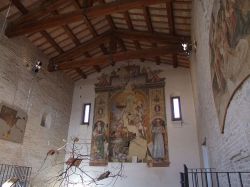 Interno della Chiesa di Santa Croce a Serra de' Conti  provincia di Ancona - © Diego Baglieri - CC BY-SA 4.0, Wikipedia